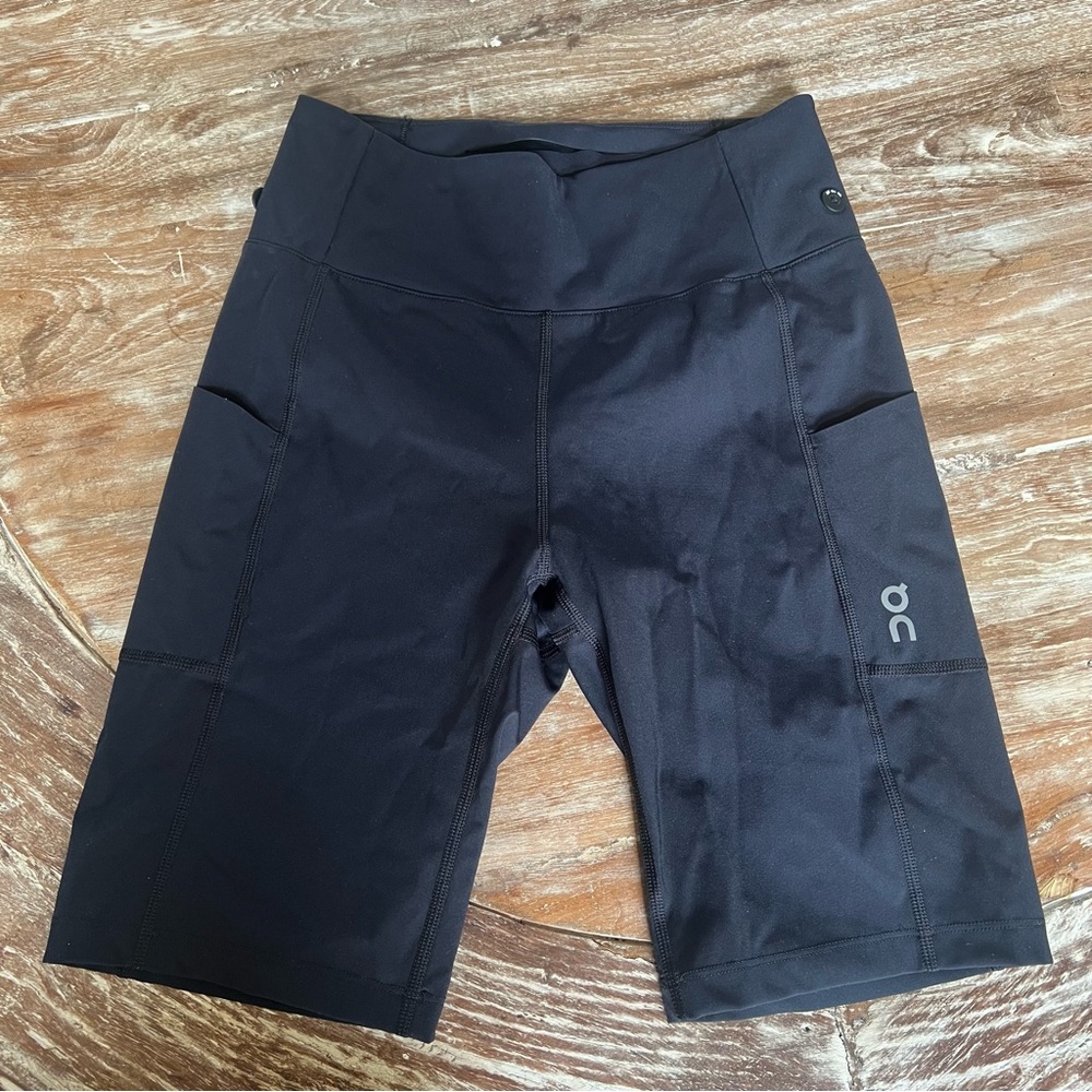 On Cloud Black Biker Shorts